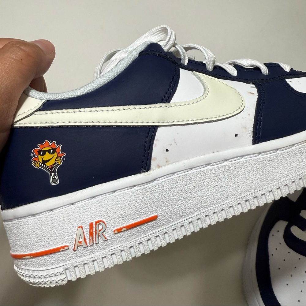 Nike Grade School Size 6.5Y Air Force 1 Low ‘UV Reactive’ - Picture 8 of 15